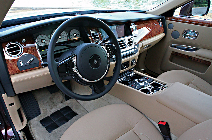 Rolls - Royce Ghost салон