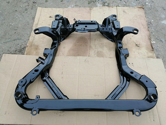 Подрамник автомобиля
